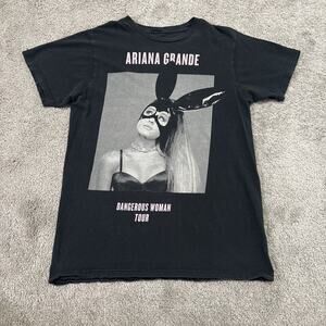 Ariana Grande Official 2017 Black Dangerous Woman Tour T-Shirt Size Medium